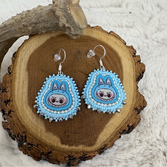 Beaded Labubu Earrings - Picture 1 of 5